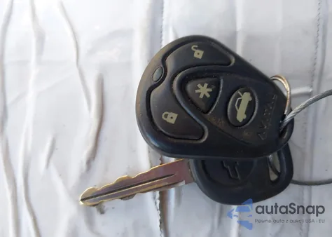 2002 Chevrolet Tahoe Lt from USA, damaged, VIN 1GNEK13Z02R293565